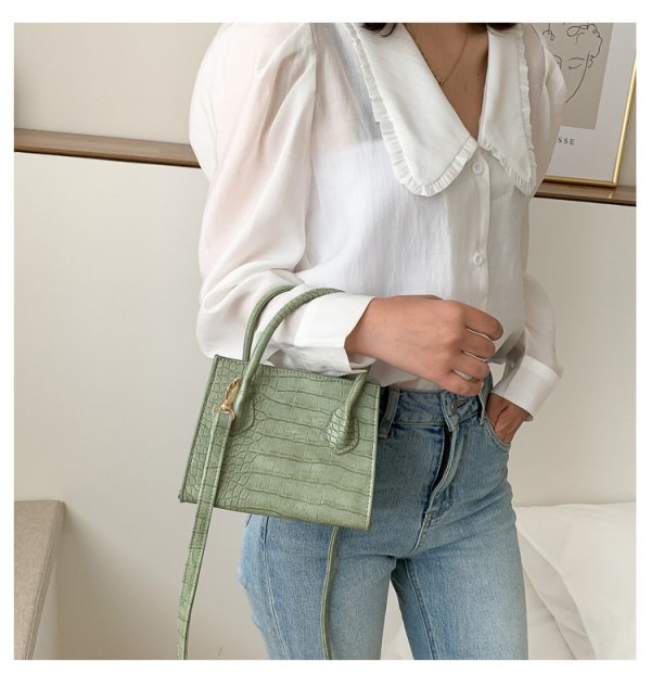 One shoulder messenger bag texture small square bag